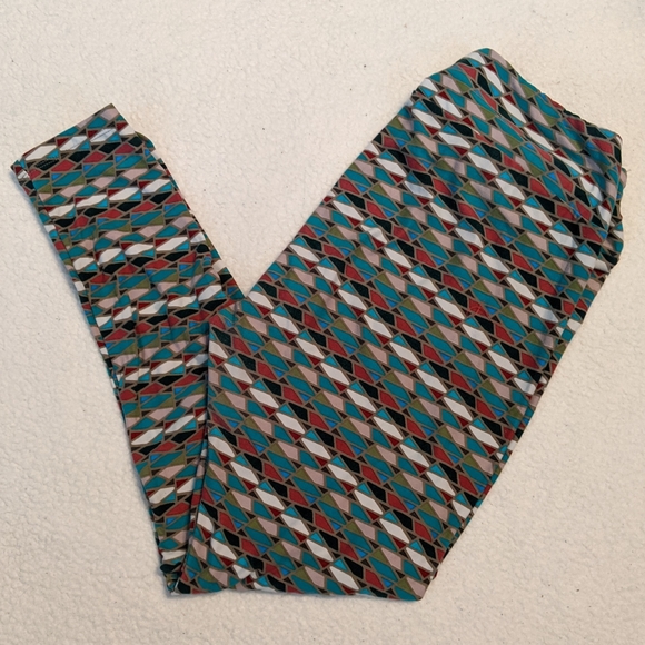 Tall and curvy - Picture 1 of 4